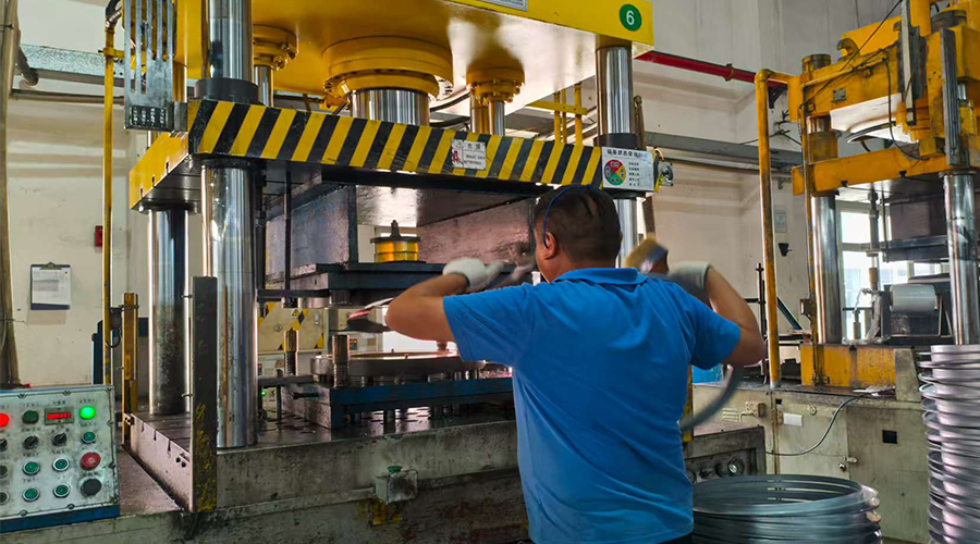 金環(huán)電器的滾筒干衣機(jī)如何適應(yīng)游艇、輪船等特殊海洋環(huán)境，確保高安全性和穩(wěn)定性？